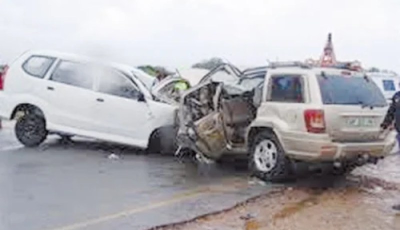 قتيلان وستة جرحى في حادث اصطدام بين سيارتين بالأغواط