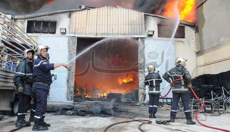 حريق يلتهم مصنعا للحليب في احمر العين بتيبازة