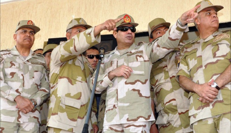 جرحى بتفجير حافلة بالقاهرة والسيسي يتوعد