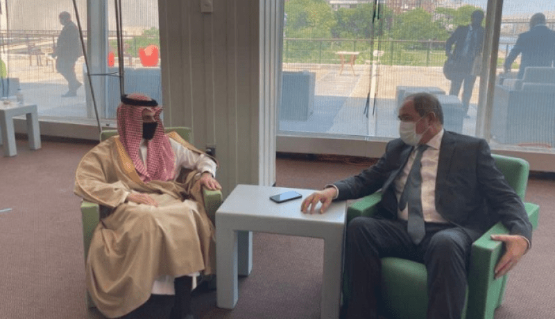 بوقادوم يتباحث الوضع في فلسطين مع نظيره السعودي