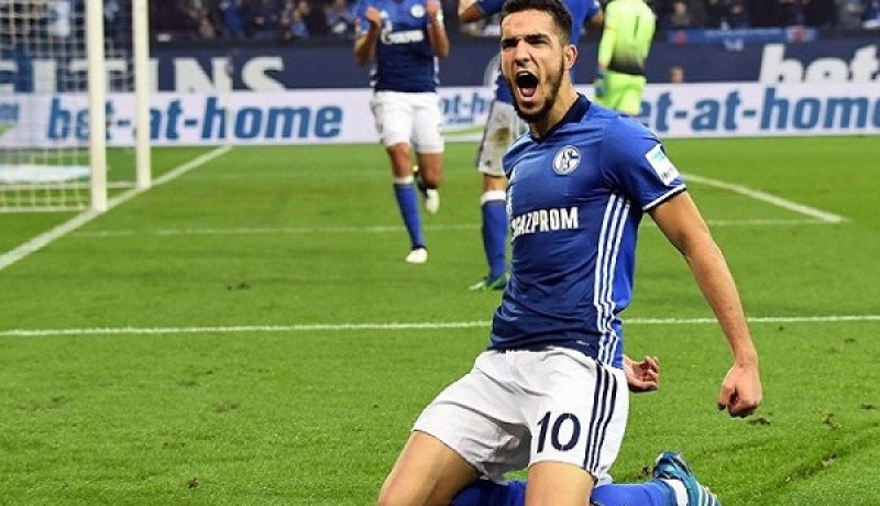 بن طالب يرد على الانتقادات ويقود شالك لفوز كبير برباعية على فولفسبورغ