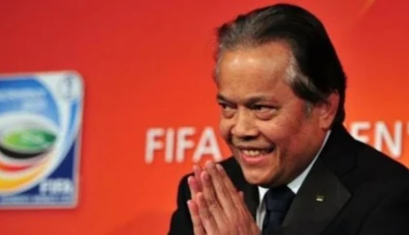 الفيفا تعاقب ماكودي  بإيقافه 90 يوما