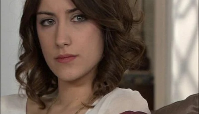 بالصورة هازال كايا بطلة مسلسل فريحة تصدم جمهورها