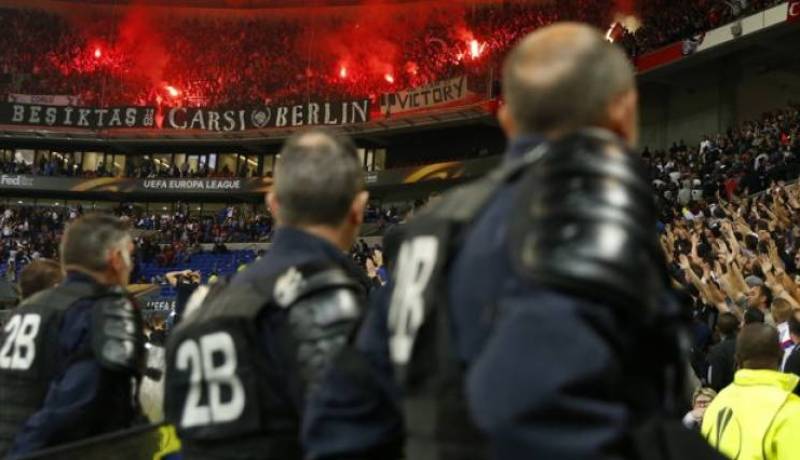 الاتحادية التركية تعاقب ناديي كونياسبور و بشيكتاس بعد احداث الشغب كأس السوبر