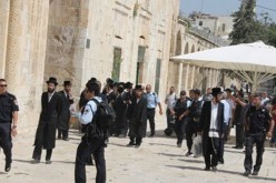 مستوطنون اسرائيليون يقتحمون باحات المسجد الأقصى
