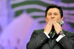 هاني شاكر يتخذ موقفا شجاعا اتجاه فنانات العري