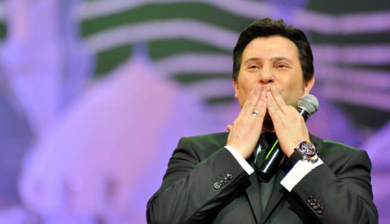 هاني شاكر يتخذ موقفا شجاعا اتجاه فنانات العري