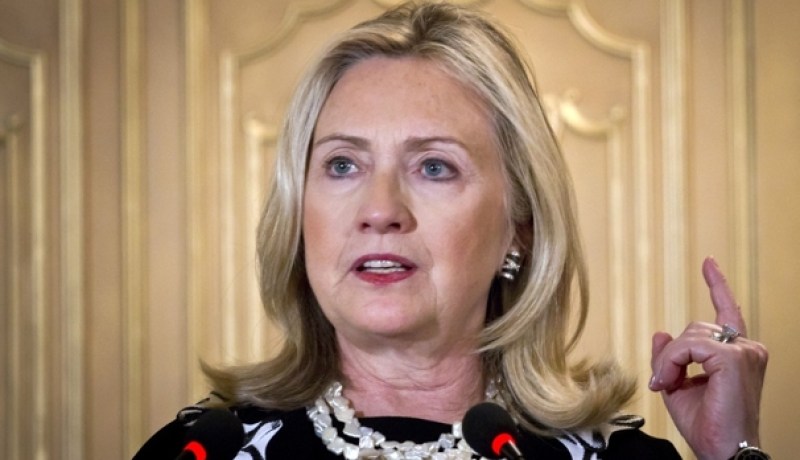 كلينتون تدعو كافة الاطراف في مصر الى حوار شفاف