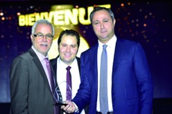 المدير العام لـ Ooredoo يتحصل على جائزة  دزيري الذهبي 2015