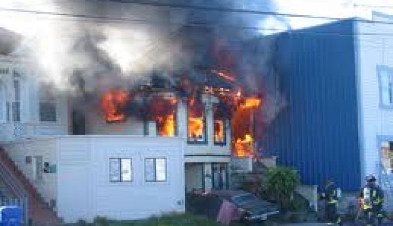 انفجار وحريق في متجر للمفرقعات بحي مكتظ في لاغوس