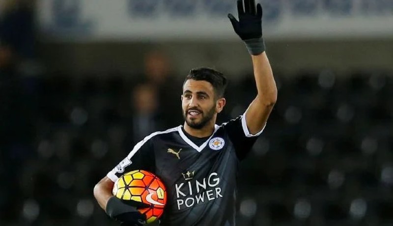 محرز سيبقى لاعبا رئيسيا في ليستر سيتي والجميع يريد إيقافه