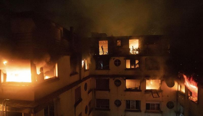 اتهام إمرأة تعاني من أمراض نفسية في تنفيذ حريق باريس