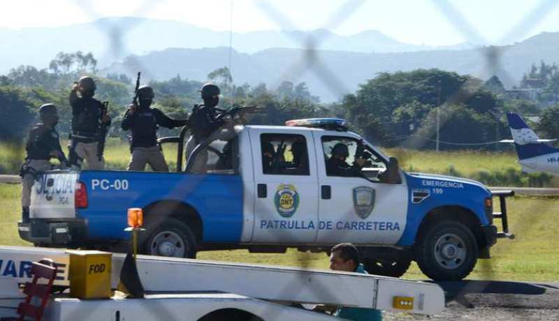 إعتقال 5 سوريين بحوزتهم جوازات سفر مزورة بالأرجنتين