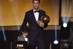 نجل النجم كريستيانو من معجبي المتألق ميسي