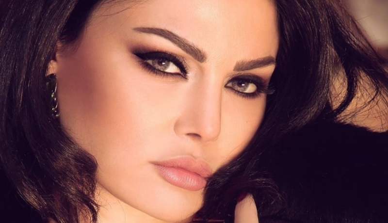 هيفاء وهبي تحمل لقب الجدة للمرة الأولى