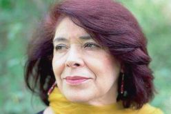 آسيا جبار تحضى بتكريم خاص في افتتاح مهرجان وهران