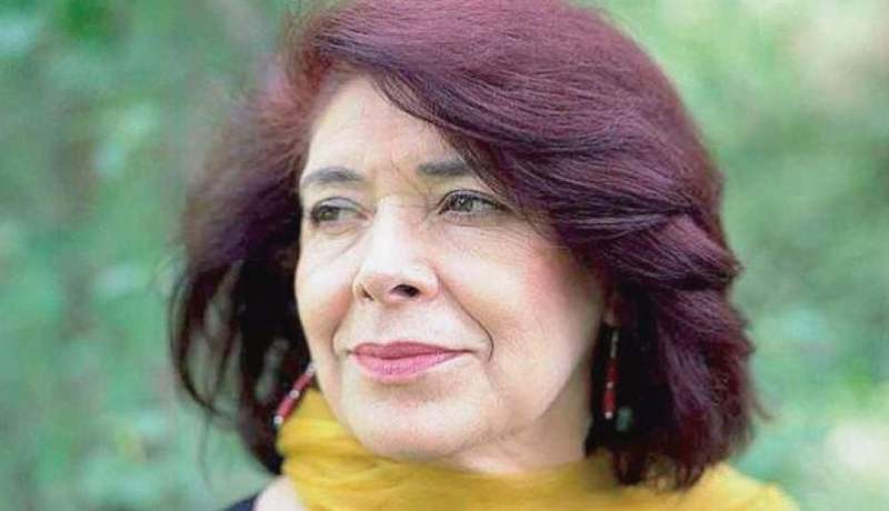 آسيا جبار تحضى بتكريم خاص في افتتاح مهرجان وهران