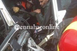 بالصور..جريح في حادث مرور إثر تصادم مقطورتين بوهران