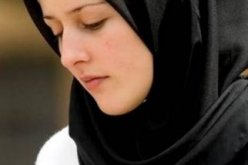 نزعت الحجاب وعاودت ارتداءه.. لكني أخشى خلعه مرة ثانية