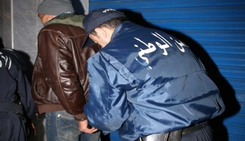 توقيف شخص بتهمة حيازة المخدرات وبيع المشروبات الكحولية بتمنراست