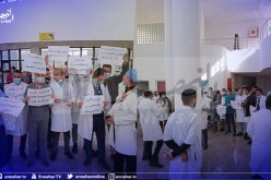 أطباء وعمال مستشفى قرميط الناصر يحتجون في السوقر بتيارت