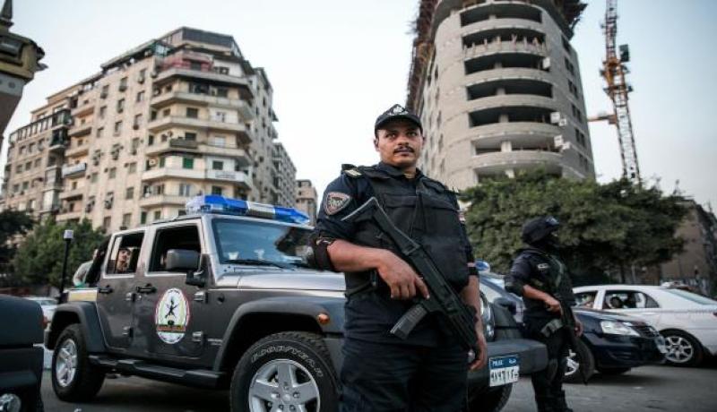 مقتل شرطيين في إطلاق نار أمام كنيسة في مصر