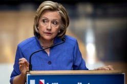 كلينتون تصرح أن اقتراح ترامب حول المسلمين مخجل وخطير