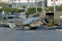 القوات الإسرائيلية تحتجز هويات 100 من المرابطين بالمسجد الأقصى