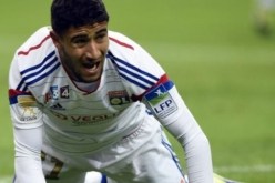 أنباء عن حرق سيارة والد نبيل فقير في مدينة ليون الفرنسية من طرف مجهوليين‬