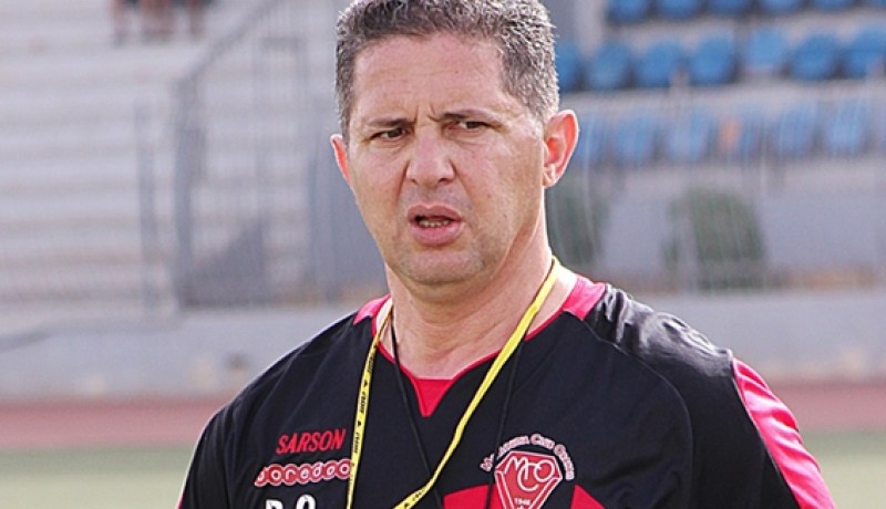 بلعطوي يستقيل من تدريب مولودية وهران