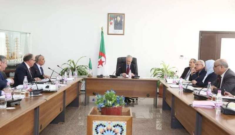 شيعلي يترأس إجتماعا تقييميا لنشاط الجوية الجزائرية