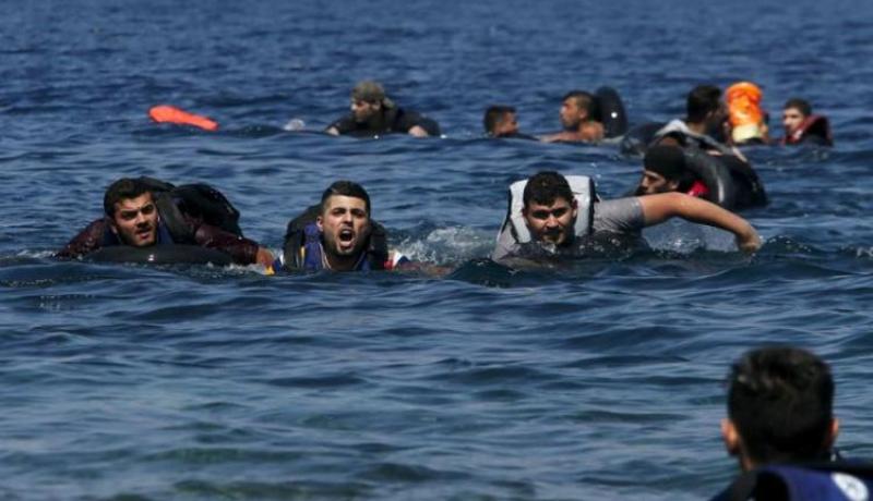 وفاة أربعة لاجئين جراء غرق قارب قبالة جزيرة يونانية