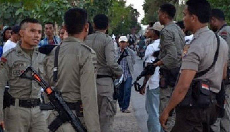 فصل 19 ضابط شرطة فى اندونيسيا لتورطهم فى قضايا تهريب للمخدرات