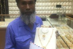 بالصّور.. سخرية مغرّد من عامل نظافة تنقله إلى الثّراء