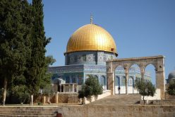 اصابة العشرات من الأشخاص إثر قيام سيارة بصدم عدد من المارة في القدس