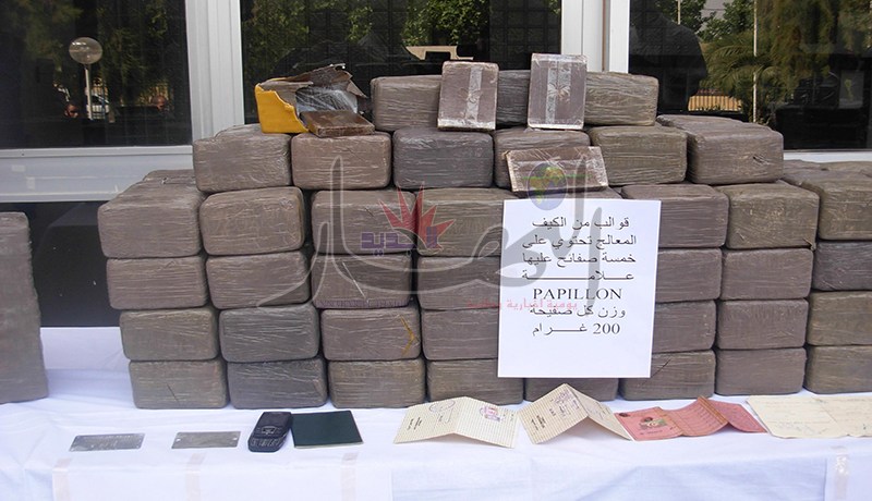 محام ضمن عصابة ضبط بحوزتها قنطاران من الكيف في مغنية