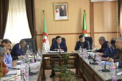 بالصور.. وزير التربية يجتمع بالمنسق الوطني لنقابة الـ كناباست