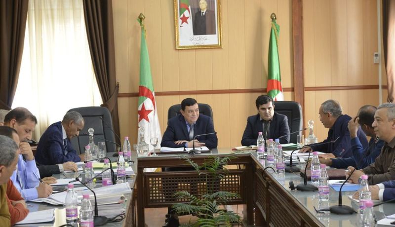 بالصور.. وزير التربية يجتمع بالمنسق الوطني لنقابة الـ كناباست