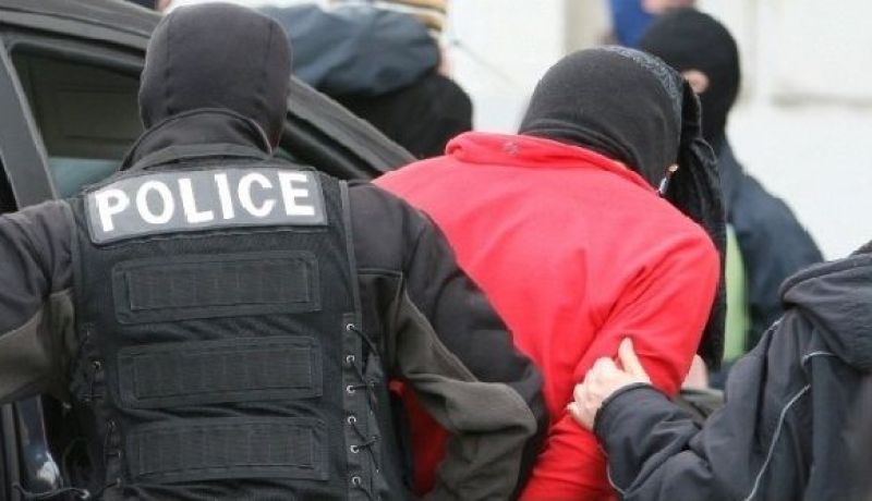 مهربين جزائريين متورطين في قضايا الارهاب بتونس