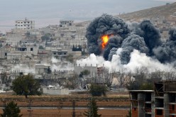 مقتل 8 مدنيين في غارة للتحالف الدولي بريف دير الزور في سوريا