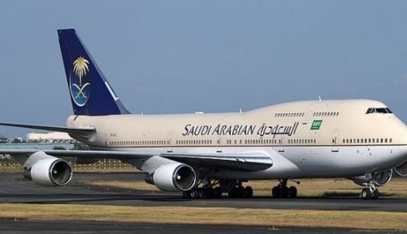 هبوط طائرة سعودية اضطراريا في مطار كراتشي بباكستان