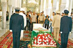 جثمان الرئيس الأسبق الشاذلي بن جديد ينقل الى مقبرة العالية