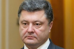 رئيس أوكرانيا يعود من دافوس بعد تأزم الوضع في شرق البلاد