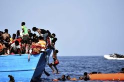 فقدان عشرات الأشخاص بعد غرق سفينة قبالة سواحل اليمن