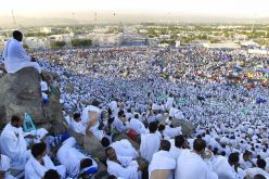 مليون جزائري يتنافسون على 36 ألف «باسبور» لحج 2018   