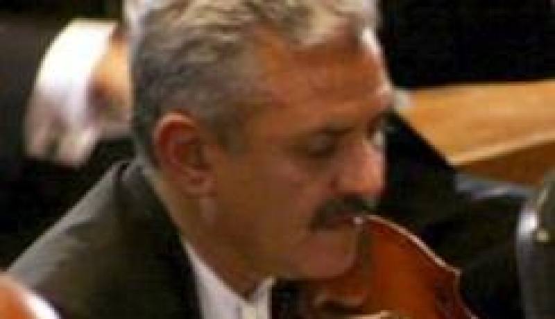 قائد المجموعة الصوتية للأوركسترا السيمفونية الوطنية عزيز حمولي في ذمة الله