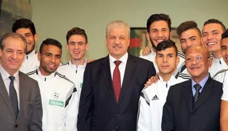 بالصور سلال يهنئ المنتخب الأولمبي بالتأهل للألعاب الأولمبية 2016