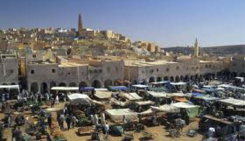 أعيان غرداية يهنئون المترشح الفائز بوتفليقة ويطالبون باستعادة الأمن نهائيا