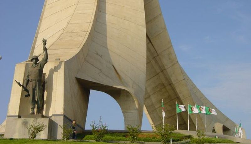 الأحزاب المقاطعة تخرج للشارع للاحتجاج على العهدة الرابعة ولتشهد الشهداء