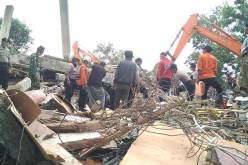 ارتفاع حصيلة زلزال إندونيسيا إلى 97 قتيلا